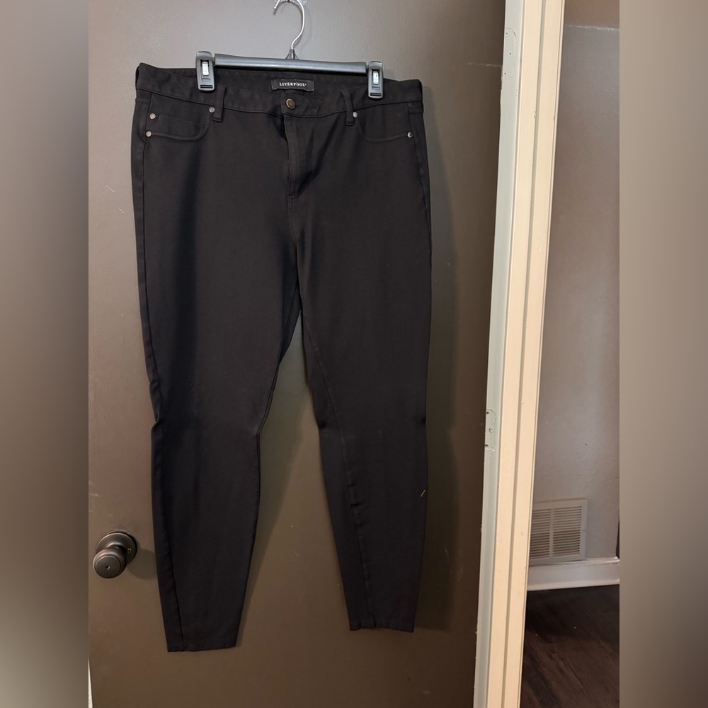 Liverpool Classic Black Skinny Pant size 16